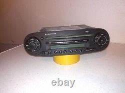 Volkswagen Beetle Delphi 28197868 car cd radio stereo player mp3, aux input