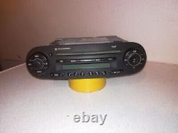 Volkswagen Beetle Delphi 28197868 car cd radio stereo player mp3, aux input