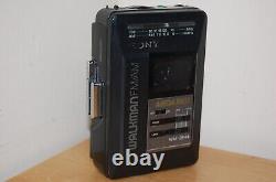 Baladeur cassette stéréo radio Sony WM-BF44 rénové avec ceinture neuve de style rétro
