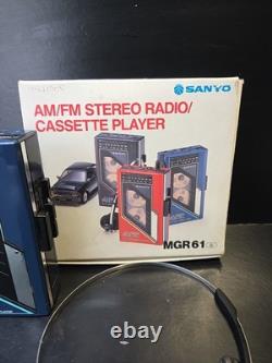 Radio cassette stéréo personnel Sanyo vintage MGR61 avec boîte et écouteurs d'origine