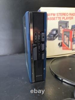 Radio cassette stéréo personnel Sanyo vintage MGR61 avec boîte et écouteurs d'origine