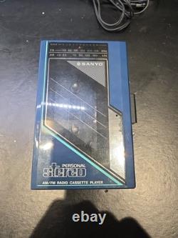 Radio cassette stéréo personnel Sanyo vintage MGR61 avec boîte et écouteurs d'origine
