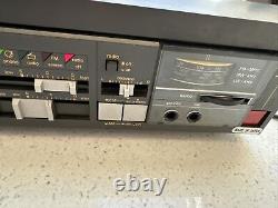 Système de musique stéréo Panasonic SG-X10 avec platine vinyle, lecteur de cassette et radio.